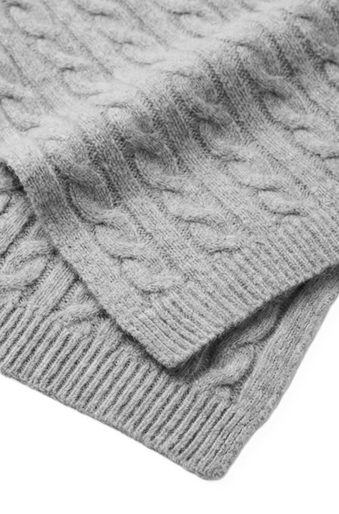 SAVANNAH CABLE KNIT SCARF
