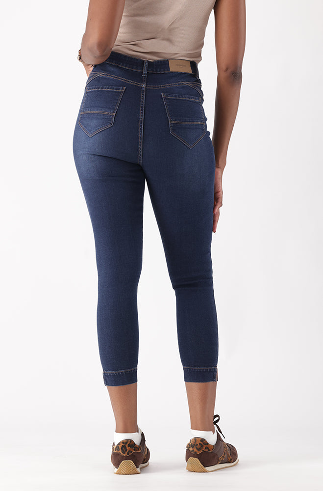 ALARA DENIM HI-RISE CROPPED JEANS WITH SLIT HEM