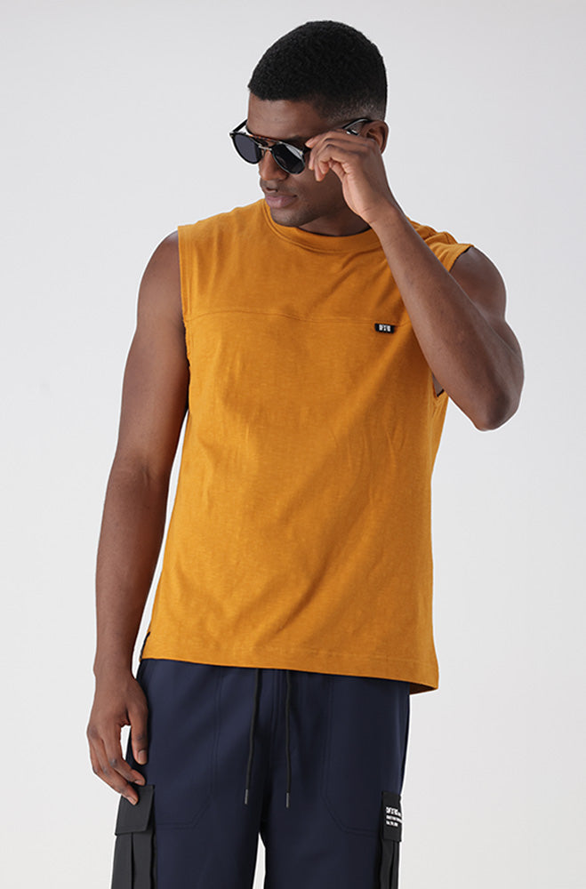 Vontiq Vest