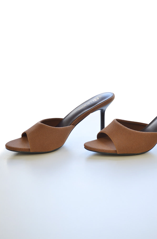 Ivey Pointy toe band stack heel