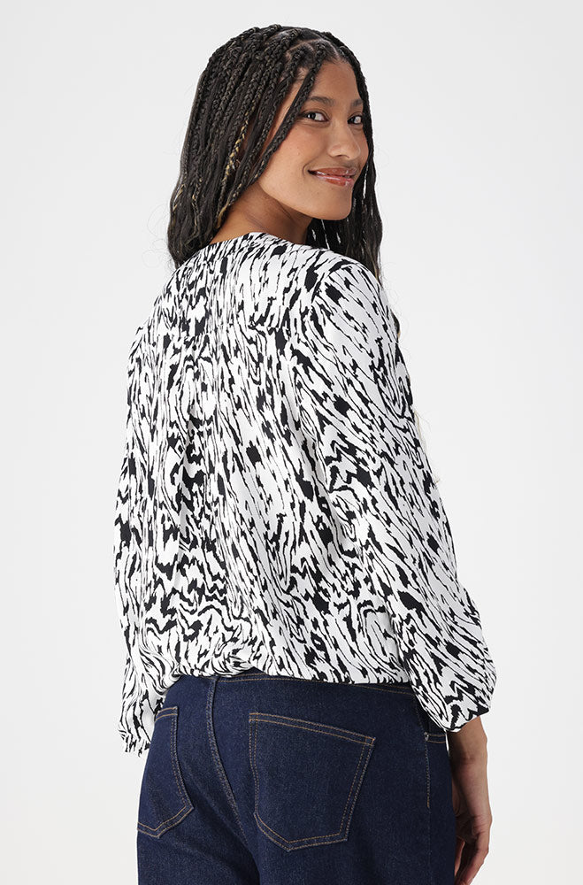 Ladies | Kamala Bubble Hem Portofino Neck Ls Top _ 162097 Black Blouses