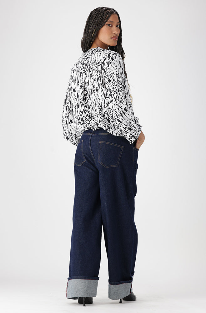 Ladies | Kamala Bubble Hem Portofino Neck Ls Top _ 162097 Black Blouses