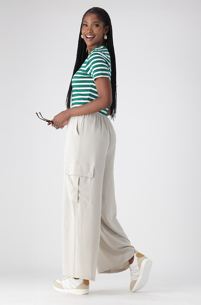 BELLA CREW NECK FITTED CROP TEE