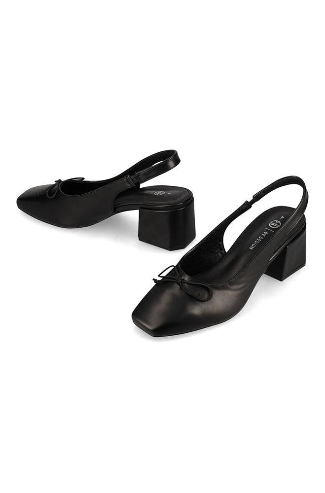 Slingback pump heel