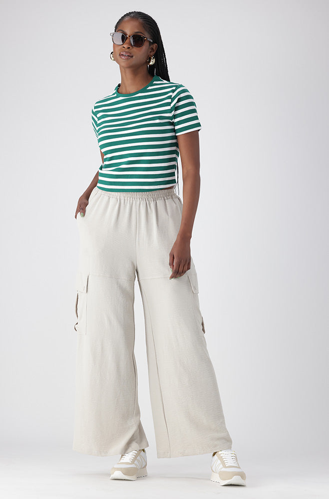 BELLA CREW NECK FITTED CROP TEE