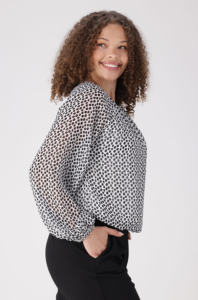 Kamala Bubble Hem Blouse _ 156055 _ White
