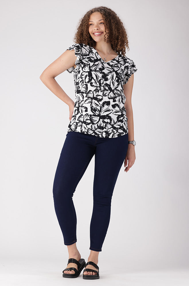 Nikki Flutter Sleeve Top _ 156334 _ Black