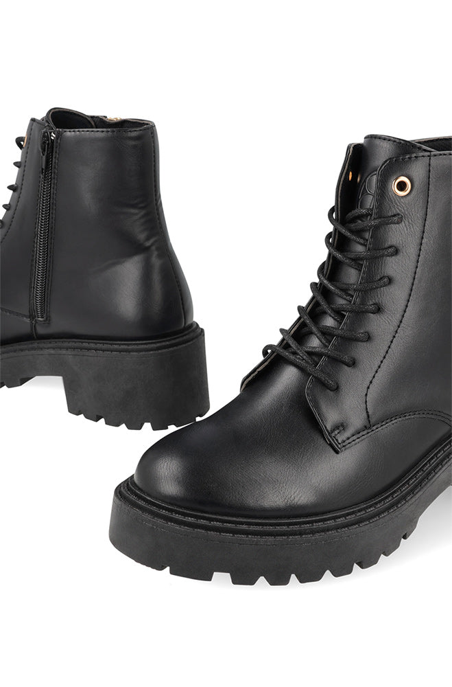 Yuki Embossed Boot _ 157760 _ Black