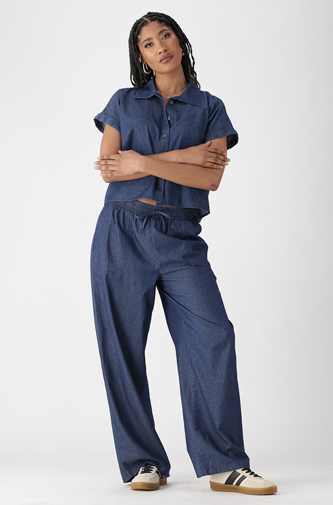 VIVIAN CHAMBRAY SHIRT _ 166235 _ Dark Wash