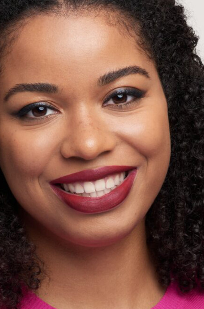 Essence 8h Matte Liquid Lipstick 08 _ 162156 _ Red