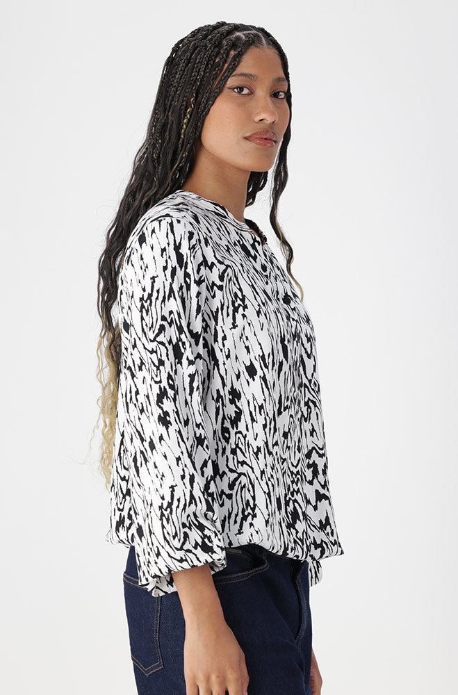 Ladies | Kamala Bubble Hem Portofino Neck Ls Top _ 162097 Black Blouses