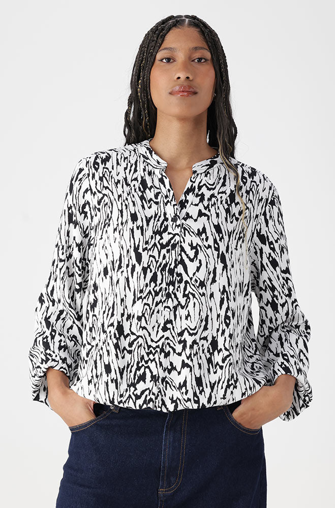 Ladies | Kamala Bubble Hem Portofino Neck Ls Top _ 162097 Black Blouses