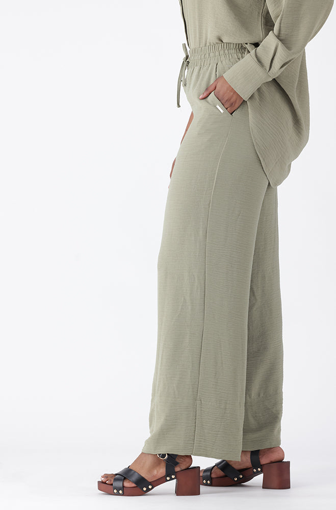 AMARIS FLOWING WIDE LEG PANTS