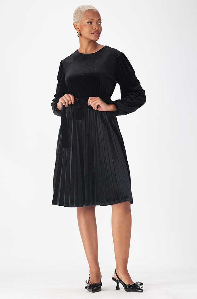 Dunns Clothing | Rose Pleated Velour Dress _ 160140 _ Black | R299