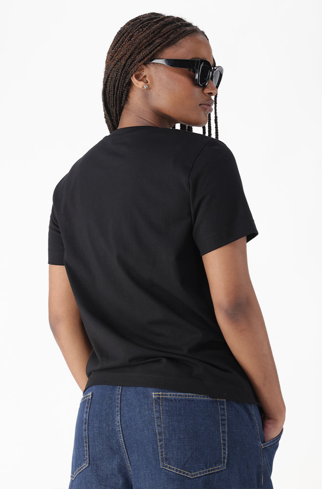 SARINA FLOWER DETAIL TEE