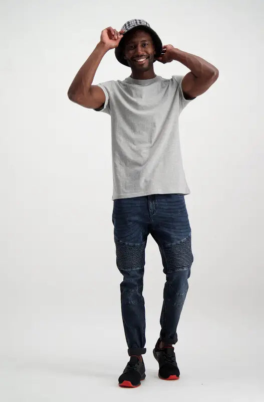 A man’s light gray short-sleeve t-shirt.