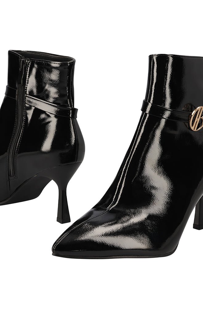 Zandi BD crinkled patent boot heel