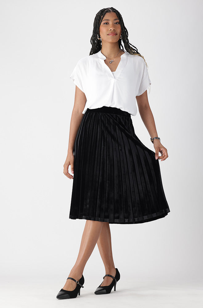 Dunns Clothing | Emilia Velour Pleated Midi Skirt _ 157241 _ Black