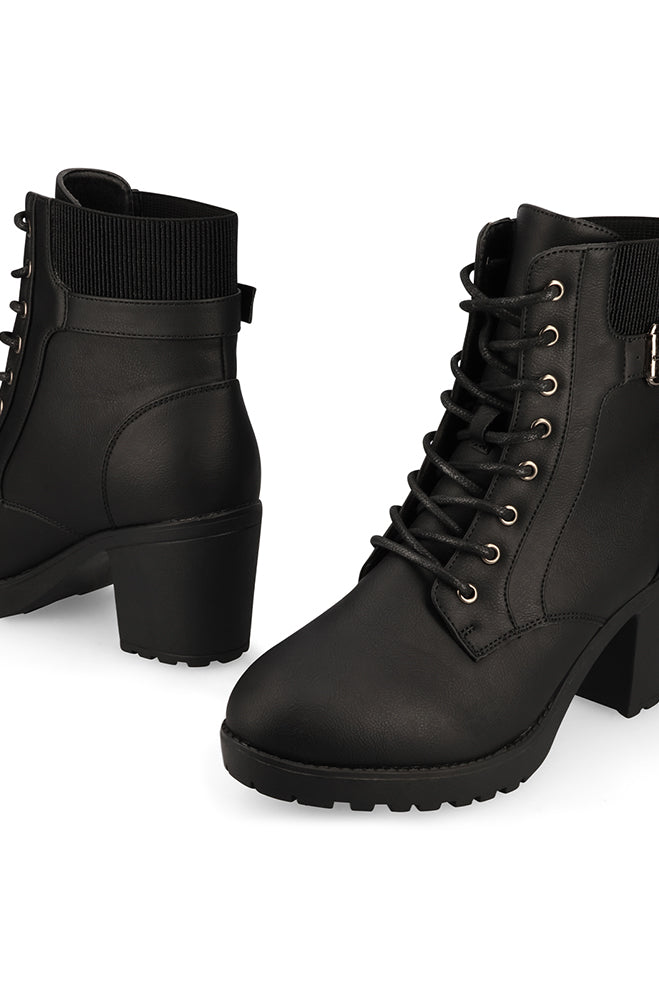 Lena Cleated heel boot