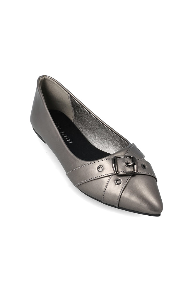 Cross over buckle pump